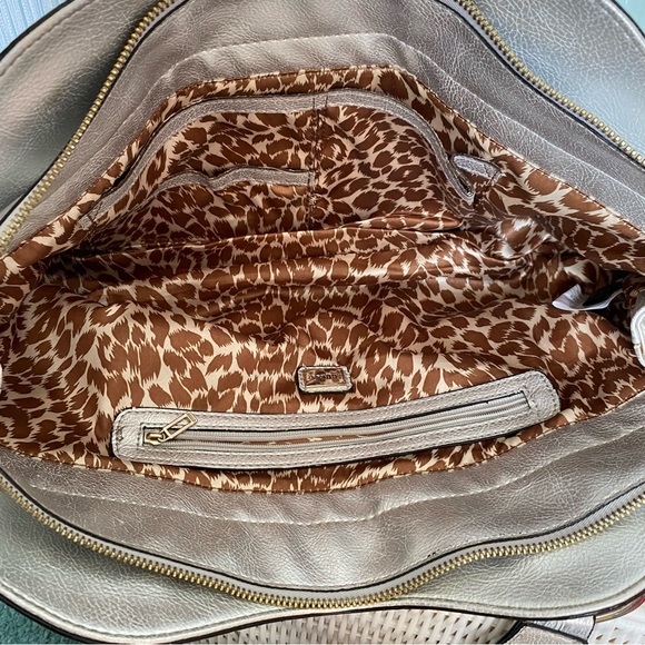 Guess Metallic Silver Shoulder Bag and Pouch Set - Picture 13 of 17